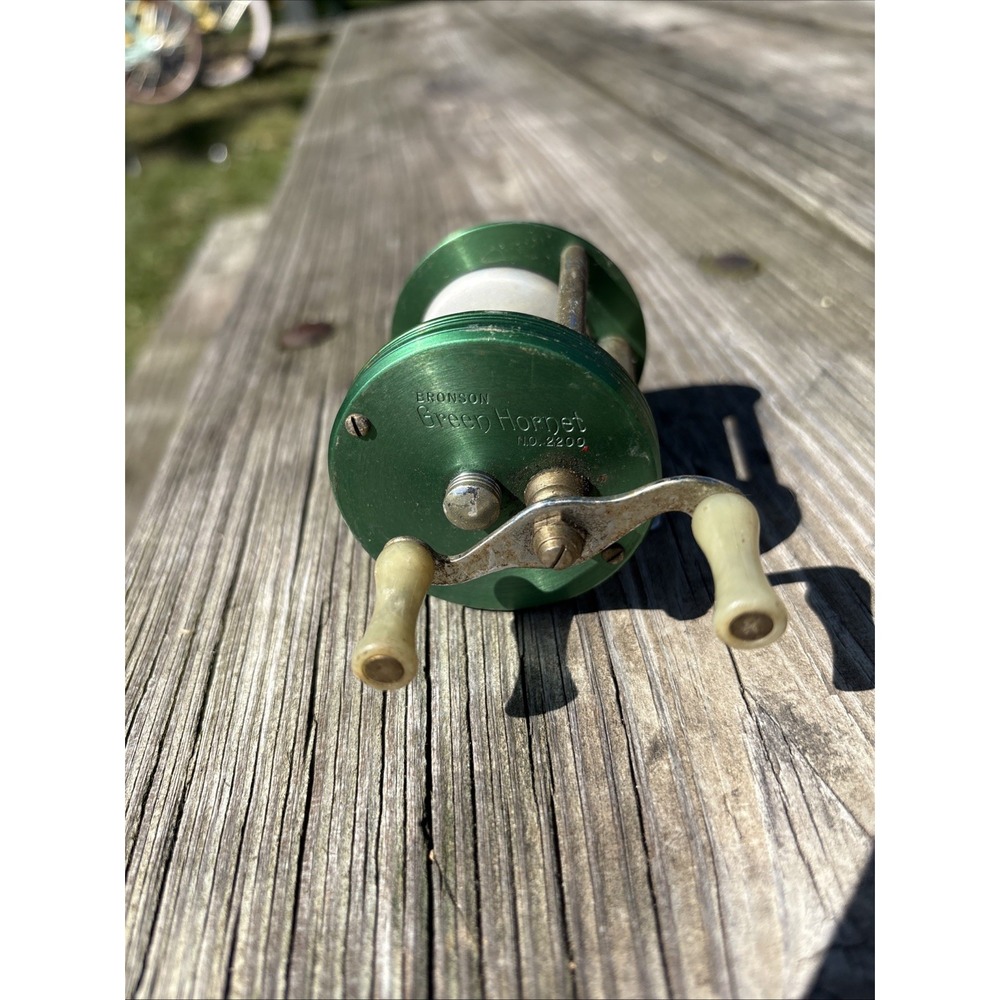 Vintage Early USA Bronson GREEN HORNET 2200 Fishing Reel Baitcasting Levelwind